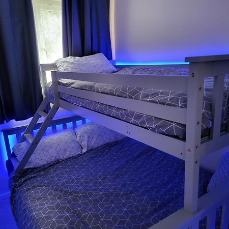Sandy Beach Hill View Apartment برين المظهر الخارجي الصورة